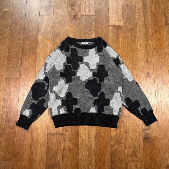 Majestic International Other - Men’s Vintage 90s patterned retro wool knit sweater